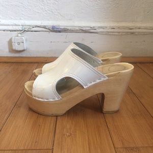 Chunky Gloss White Summer Clogs